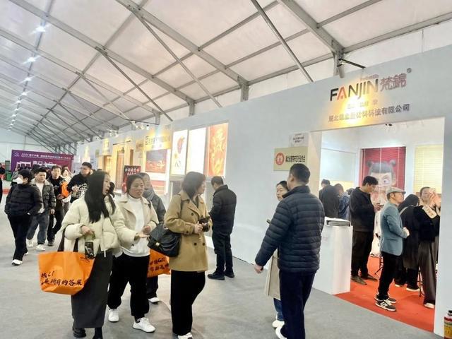 口北窗帘企业惊艳亮相2025海宁家博会尊龙凯时app网站科技与时尚交汇 汉